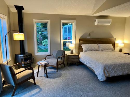 Regional District of Nanaimo Bed & Breakfast | Five Gables B&B