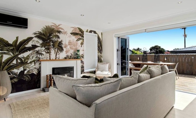 Omanu House | Unforgettable Five Palms Beach Escape with Family Amenities