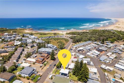 Anna Bay House | Cozy Five Pines Beach House: Pet Friendly & WiFi Included