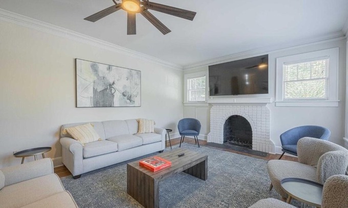 Athens House | Cozy Five Points Mill House with Firepit & Breakfast