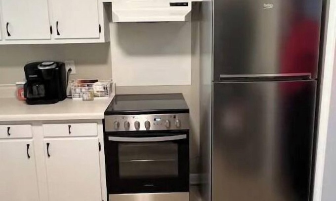Athens Condo | Prime Location Near Five Points & UGA Stadium with Kitchen
