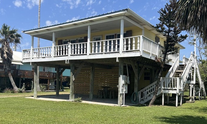 Grand Isle House | Five Queens - Beach Access - Island Realty