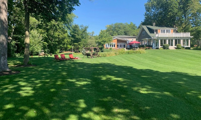 Powers Lake House | Premier Five-Star Resort on Powers Lake with Pool & Views