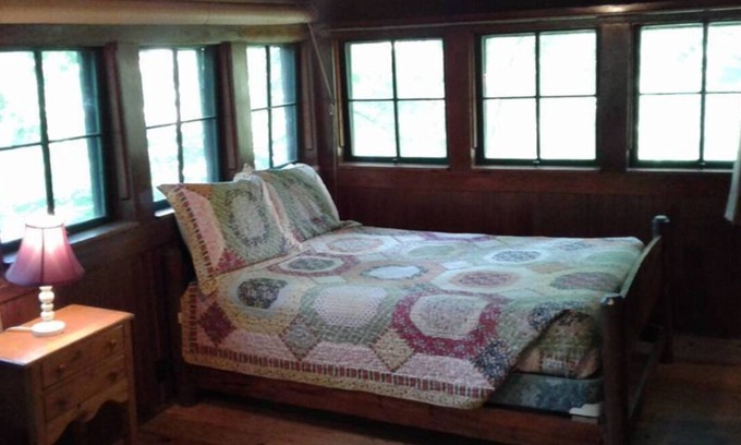 Hot Springs Cabin | Inviting FIVE POINTS~LAKE HAMILTON: Cozy Cabin with Lake Views