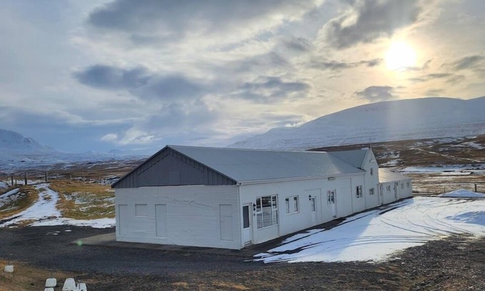 Varmahlid House | Discover Fjós Guesthouse: Ideal for Family-Friendly Stays