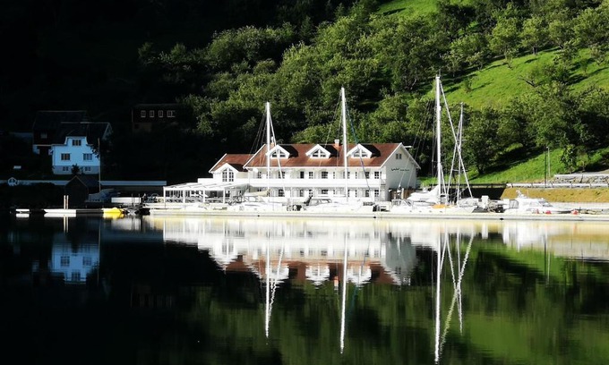 Flåm Hotel | Experience Flåm Marina: Wheelchair Accessible & Family-Friendly