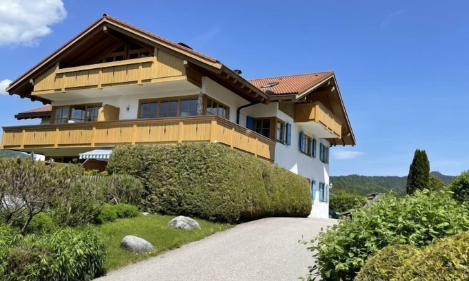 Wallgau Apartment | Pet-Friendly Flösserstrasse: Lake View & Spa Retreat