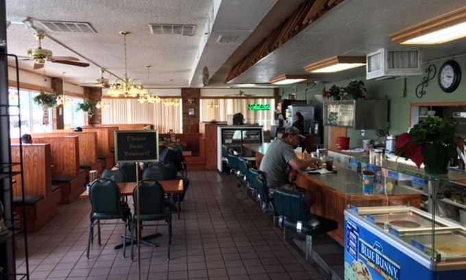 Downey Hotel | Budget-Friendly Stay at Flag's West Motel with Family Amenities