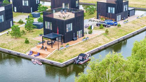 Klaipeda District Municipality Apartment | Top-Rated FLAGHOUSE with Oceanfront Views & Hot Tub