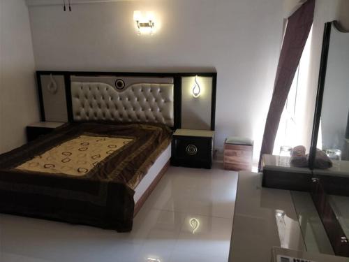 Chinar Park House | Budget-Friendly Stay at FLAGSHIP AIRPORT GUEST HOUSE