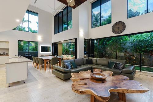 Port Douglas Villa | Experience Flagstaff Pavilion - Your Tropical Oasis Awaits