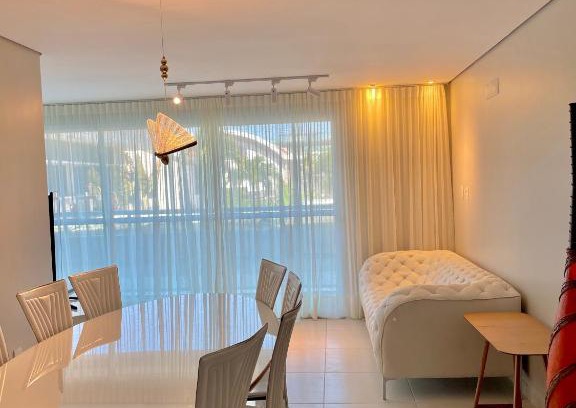 Jardim Oceania Apartment | Vibrant Home Service by the Beach - 2-Bedroom Retreat