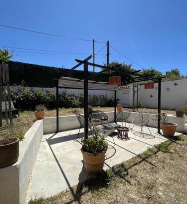 Evenos Villa | Flamenc'House Villa climatisée à 20 min des plages