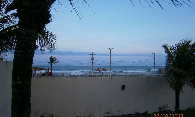 Flamengo House | Flamengo Beach House: Ideal Getaway with Pool & Breakfast