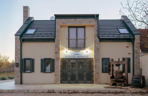 Etyek Bed & Breakfast | Discover Flamingó Panzió: Family-Friendly with Hot Tub