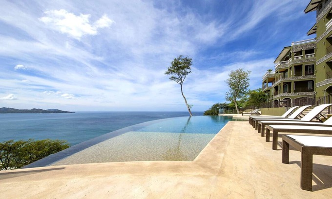 Playa Flamingo Condo | Flamingo Bliss: Ocean-View Condo with Pool & Spa Retreat