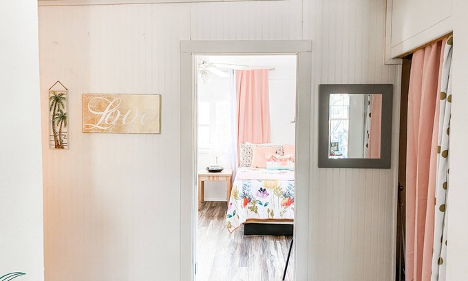 Pedernales Bend Cottage | Charming Flamingo Cottage Overlooking the Pedernales River