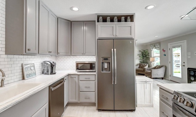 Fulton House | Relaxing Flamingo Flats: 3 Bedroom Home with Spa & Dining
