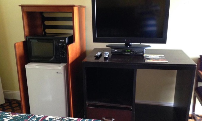 Seaside Heights Hotel | Relax at Flamingo Inn: Oceanfront Getaway with Pool Access