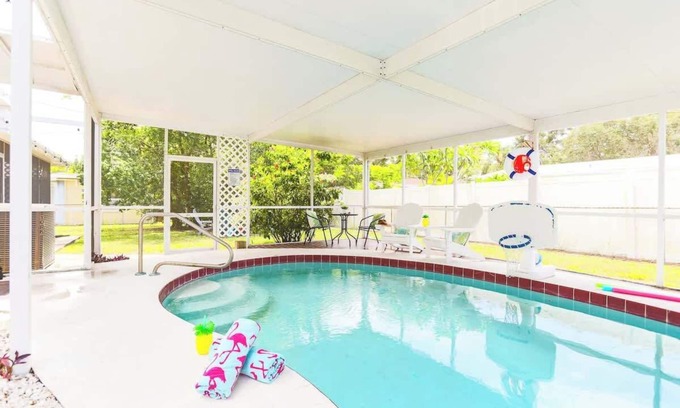 Walsingham House | Flamingo Lounge | Pool, Firepit, Grill, Sleeps 10