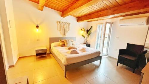 Marina Di Camerota House | Cozy Flamingo Suites with Private Beach and Ocean Views
