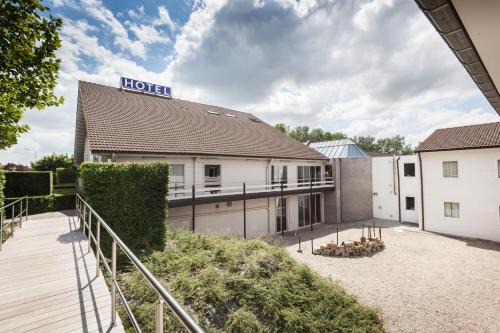 Belgian Westhoek Hotel | Flanders Lodge Hotel: Pet Friendly with Breakfast Included