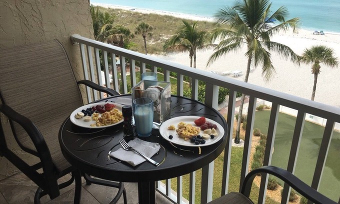 Longboat Key Condo | Exceptional 5-Floor Penthouse Steps from the Beach