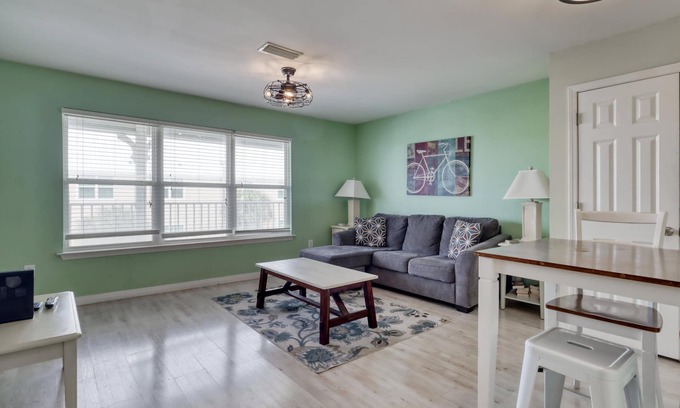 Gulf Shores Cottage | Book Your Stay at Three C's: Rated 9/10 with Ocean Views