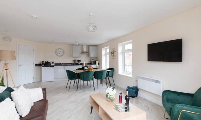 Sudbury Apartment | Cozy North London Wembley Apartment with Family-Friendly Amenities