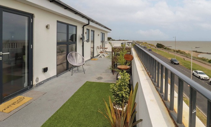 Holland-On-Sea Cottage | Family-Friendly Flat 10 Cottage with Ocean View in Holland-On-Sea