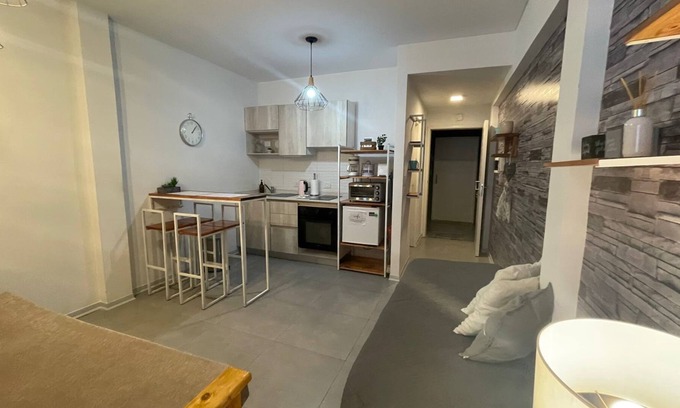 Remedios de Escalada Apartment | Flat 10 in Escalada spacious and bright / with pool
