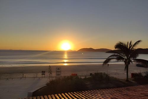 Cabo Frio Apartment | Stunning Oceanfront Flat with Pool & Wi-Fi, Rated 9.3/10