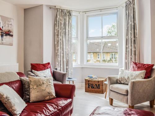 Bradford-on-Avon House | Family-Friendly Retreat at Flat 3 Avon Villa - Rated 9/10