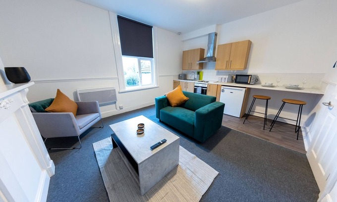 Wolverhampton Apartment | Modern Apartment with Free Parking on 2nd Floor