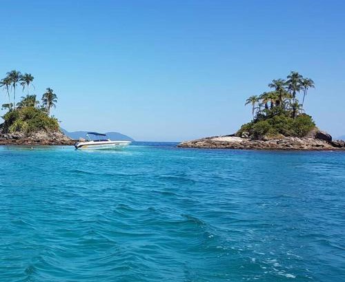 Angra dos Reis Apartment | Elegant Flat Angra Inn with Oceanfront Private Beach