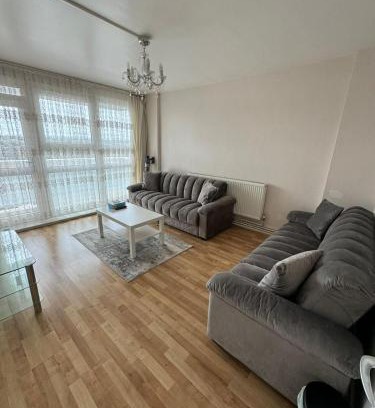De Beauvoir Apartment | Inviting 2 Bedrooms Flat in Hoxton with Skyline Views