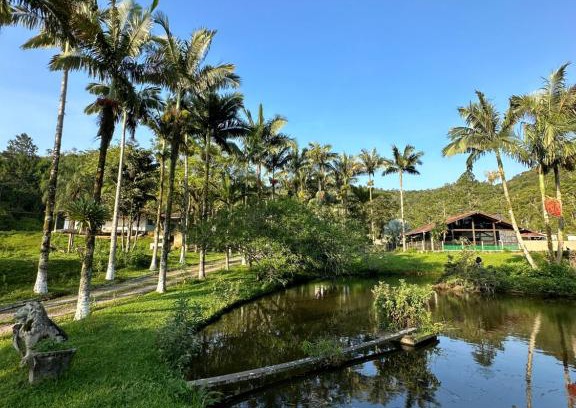 Belchior Baixo Apartment | Family-Friendly Escape at Flat Chácara Olhos D’Água