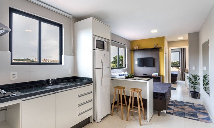 Prado Velho Apartment | Comfortable Flat near Centro & Jd Bot with Garage Access