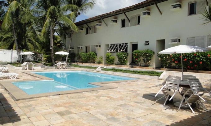 Praia do Frances Apartment | Prime Location Flat Cumaru: Pool & Ocean Views Await