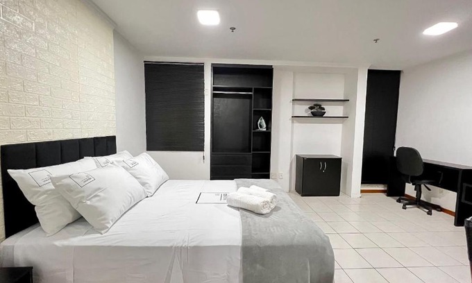 Aguas Claras Apartment | Inviting Flat in Aguas Claras with Pool & Hot Tub