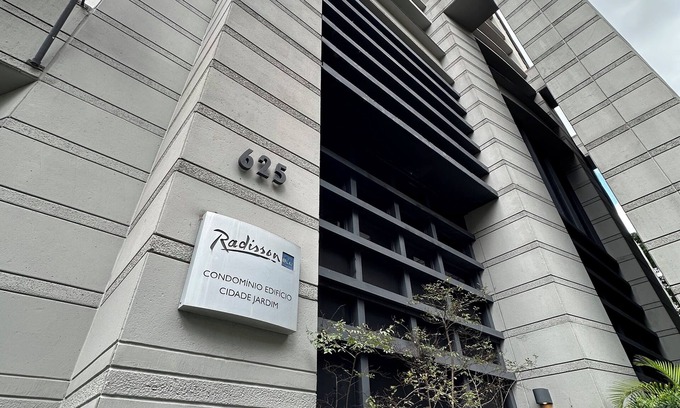 Campo Belo Hotel | Discover a Cozy Stay at Radisson Blu with Hot Tub Access