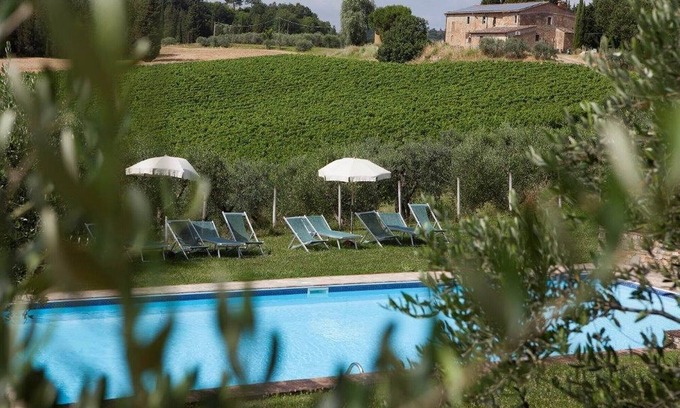 San Donato a Livizzano Apartment | Relaxing Winery Retreat in Montespertoli with Pool & Spa