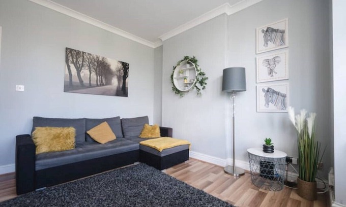 Bournemouth Apartment | Family-Friendly Flat in Bournemouth for Your Next Getaway