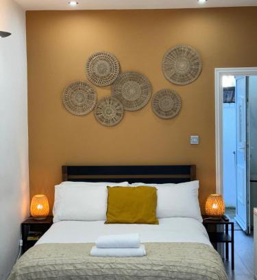 Cantelowes Apartment | Pet-Friendly Flat in Camden Kings Cross for Family Getaways