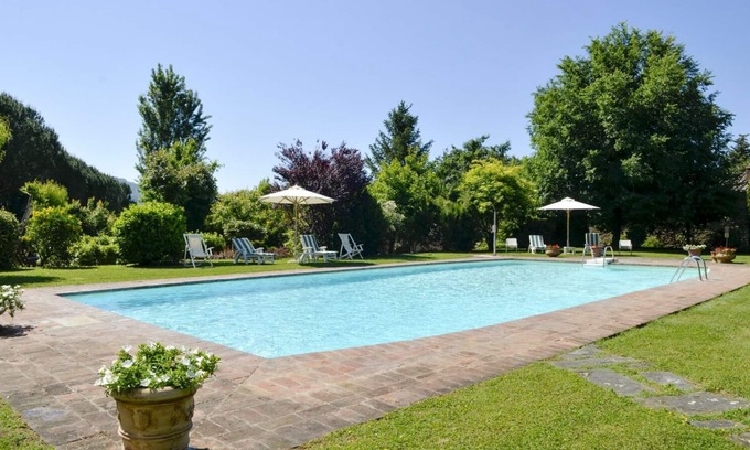 Il Borgo Apartment | Unique Cortona Retreat with Pool, Wifi & Family-Friendly Perks