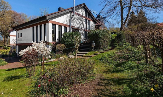 Meldorf Apartment | Convenient Flat in Meldorf near Town Centre with Ocean View