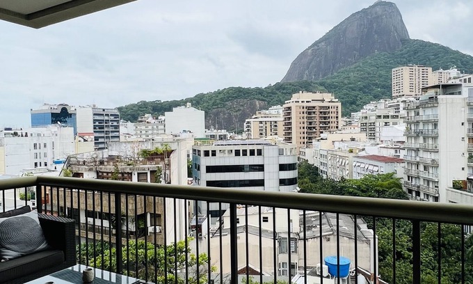 Leblon Apartment | Family-Friendly Stay at Flat Leblon - Discover Comfort Today