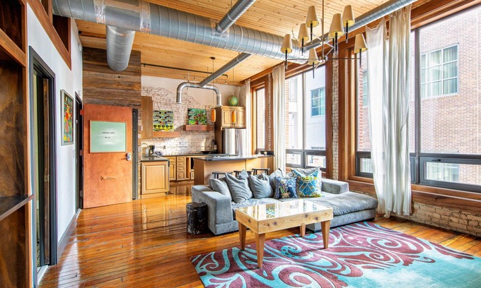 Downtown Nashville Condo | Prime Downtown Loft - 1 BR Steps from Attractions!