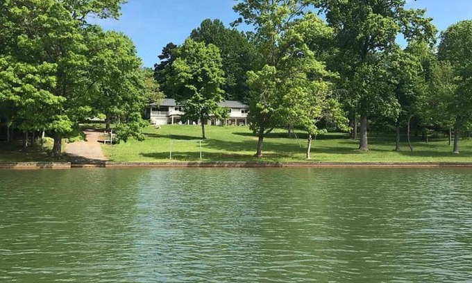 Huddleston House | Relaxing Lakeview Retreat with Pool, Fire Pit & Kayaks