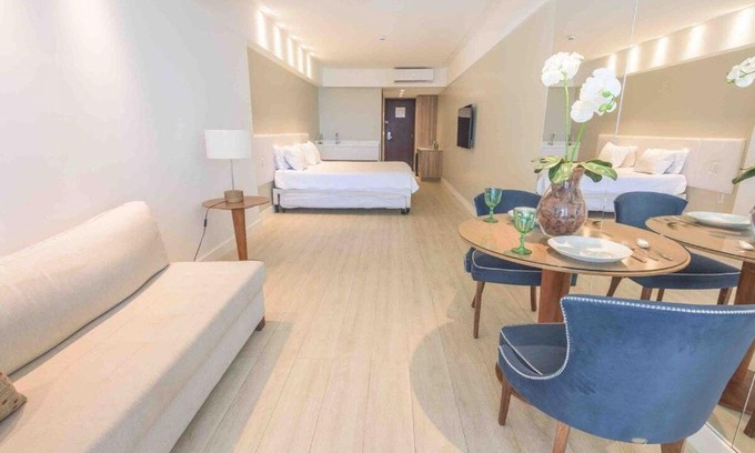 Pina Apartment | Oceanfront Flat in Boa Viagem with Pool and Breakfast